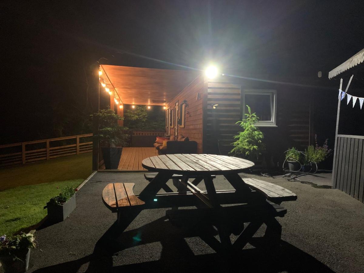 Kabin In The Woods Llandybie Bagian luar foto