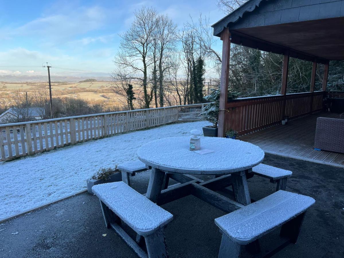 Kabin In The Woods Llandybie Bagian luar foto