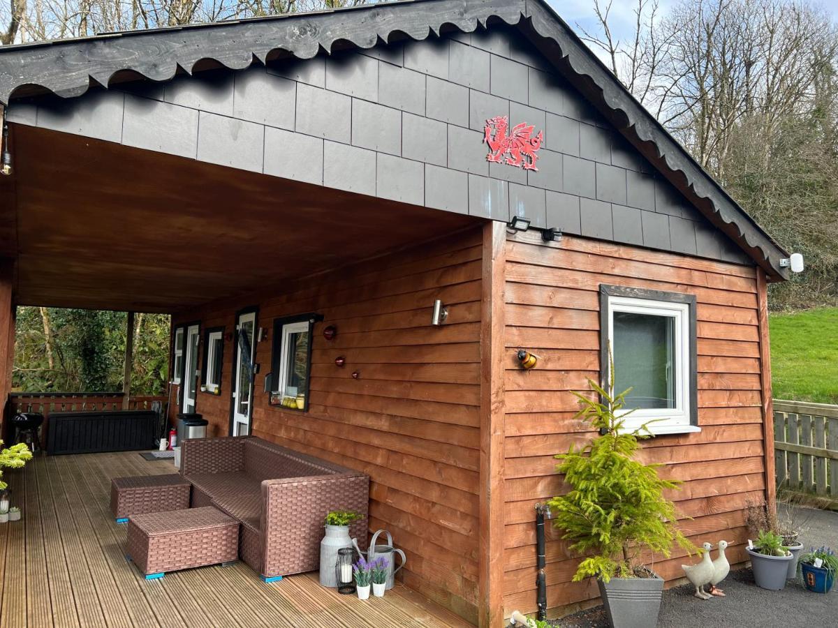 Kabin In The Woods Llandybie Bagian luar foto